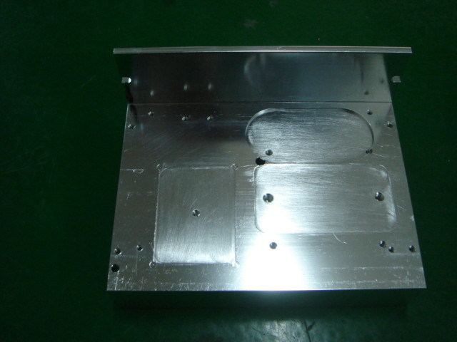 A precisão do CNC da L-forma que faz à máquina, a liga de alumínio do protótipo rápido expulsou dissipador de calor